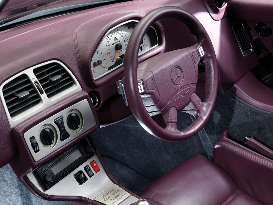  Mercedes-Benz CLK GTR AMG Roadster 2002 года  (фото 14 из 21)